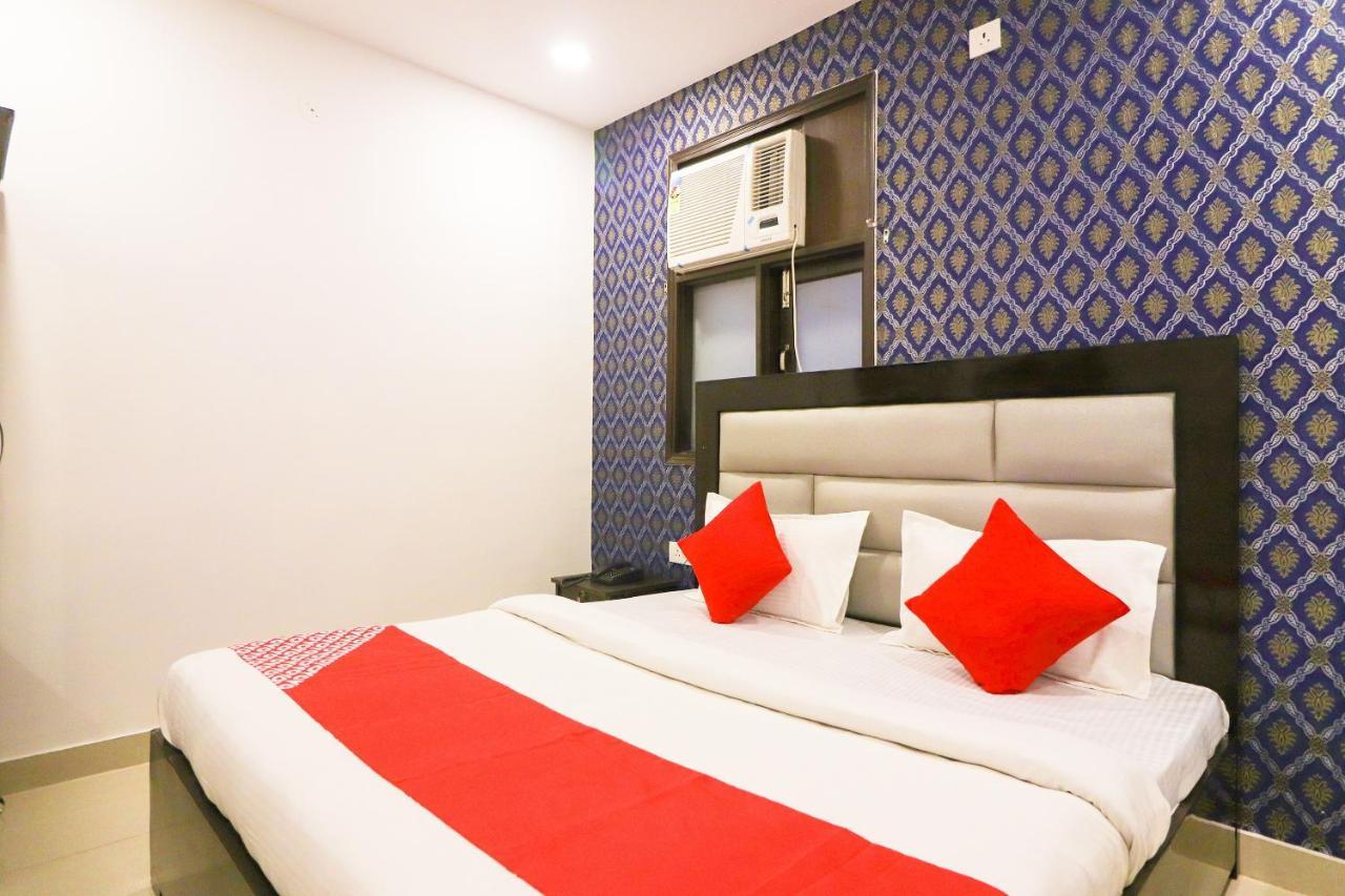 Oyo 63841 White Orchid Hotel Indraprastha Kültér fotó