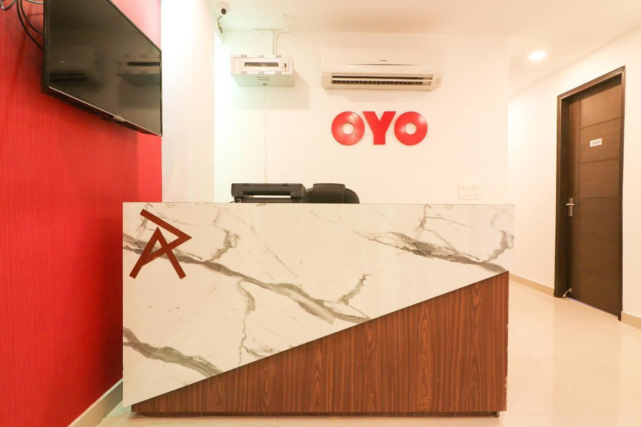 Oyo 63841 White Orchid Hotel Indraprastha Kültér fotó