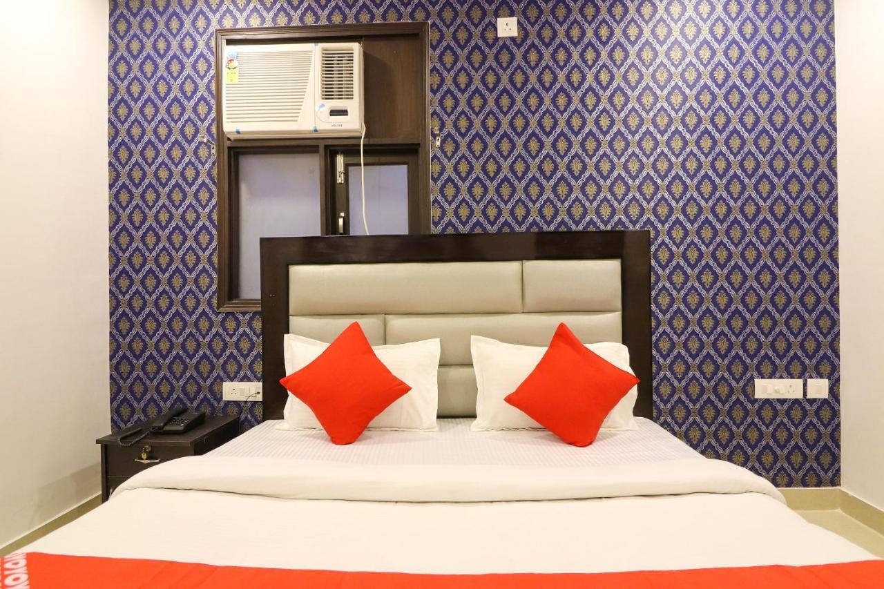 Oyo 63841 White Orchid Hotel Indraprastha Kültér fotó
