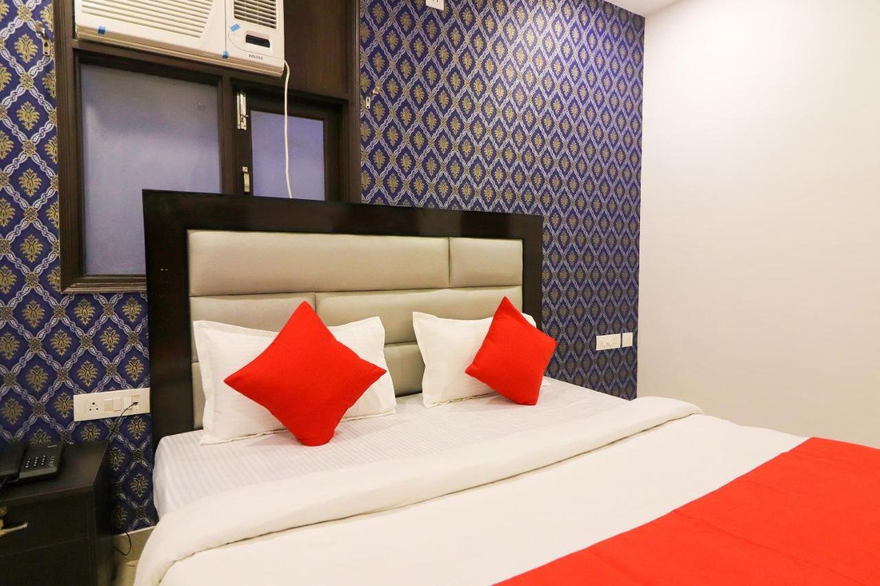Oyo 63841 White Orchid Hotel Indraprastha Kültér fotó