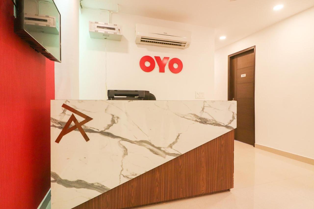 Oyo 63841 White Orchid Hotel Indraprastha Kültér fotó