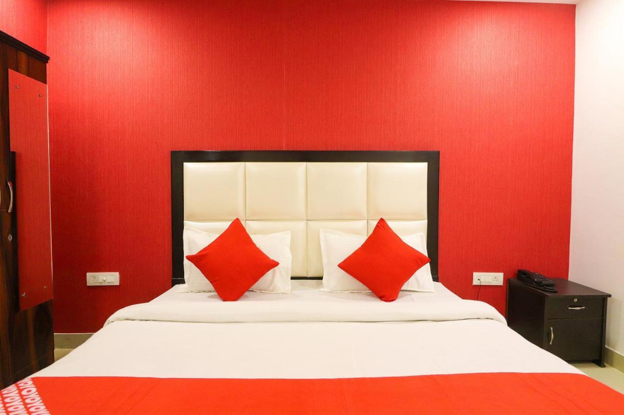 Oyo 63841 White Orchid Hotel Indraprastha Kültér fotó